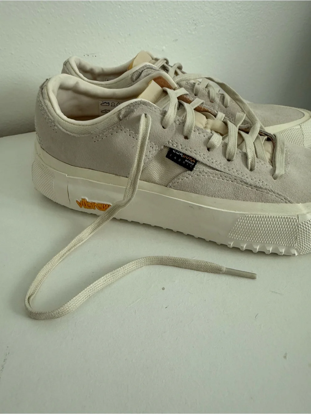 Brandblack Low-Top Sneakers in Cream/Beige